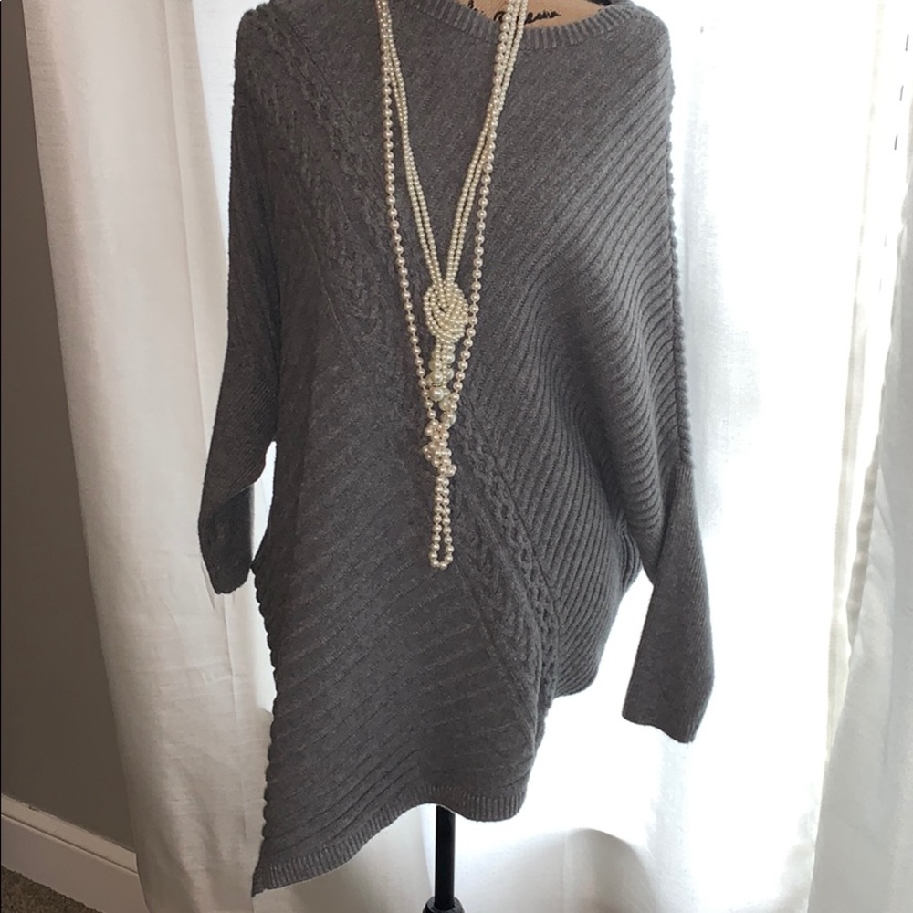 Vera Wang bat sleeve sweater
